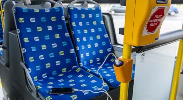 Czy w autokarach są gniazdka? Sprawdź, zanim wyruszysz w podróż