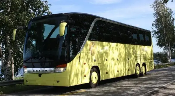 Ile jedzie się autokarem do Grecji? Czas podróży, który zaskakuje