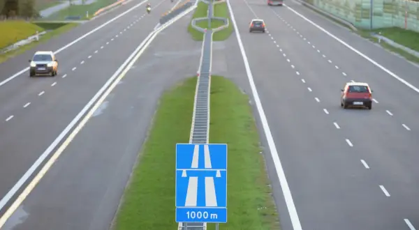 Jak można zapłacić za przejazd autostradą? Oto najwygodniejsze metody