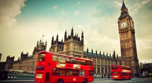 Ile jedzie autokar do Londynu? Sprawdź czas podróży i trasy