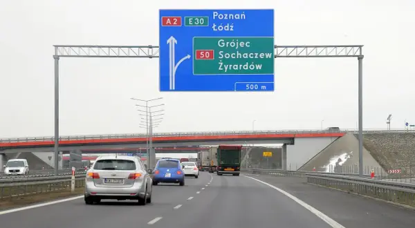 Jaka minimalna prędkość na autostradzie? Uniknij niebezpieczeństw na drodze