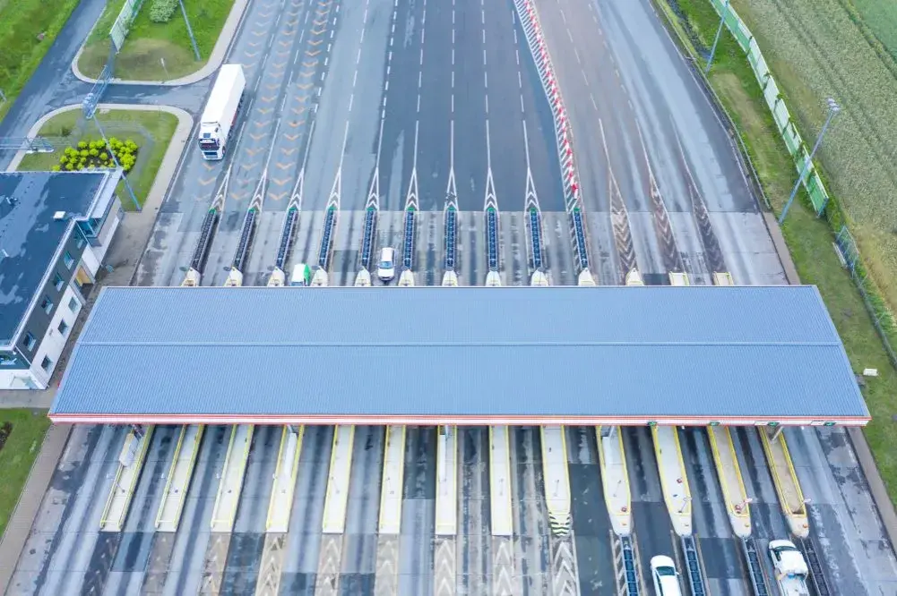Czy na autostradzie A2 można płacić kartą? Sprawdź, zanim wyruszysz